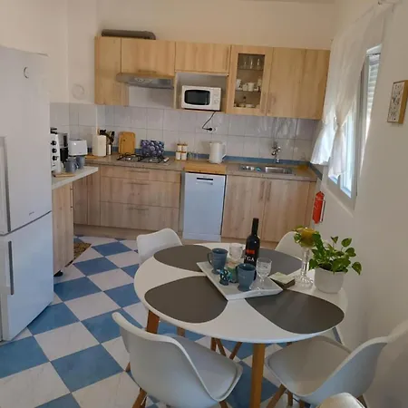 Sunny Family Apartment