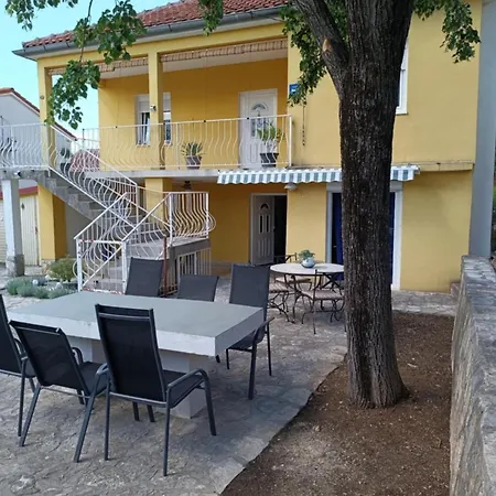 Sunny Family Apartment Gornji Karin